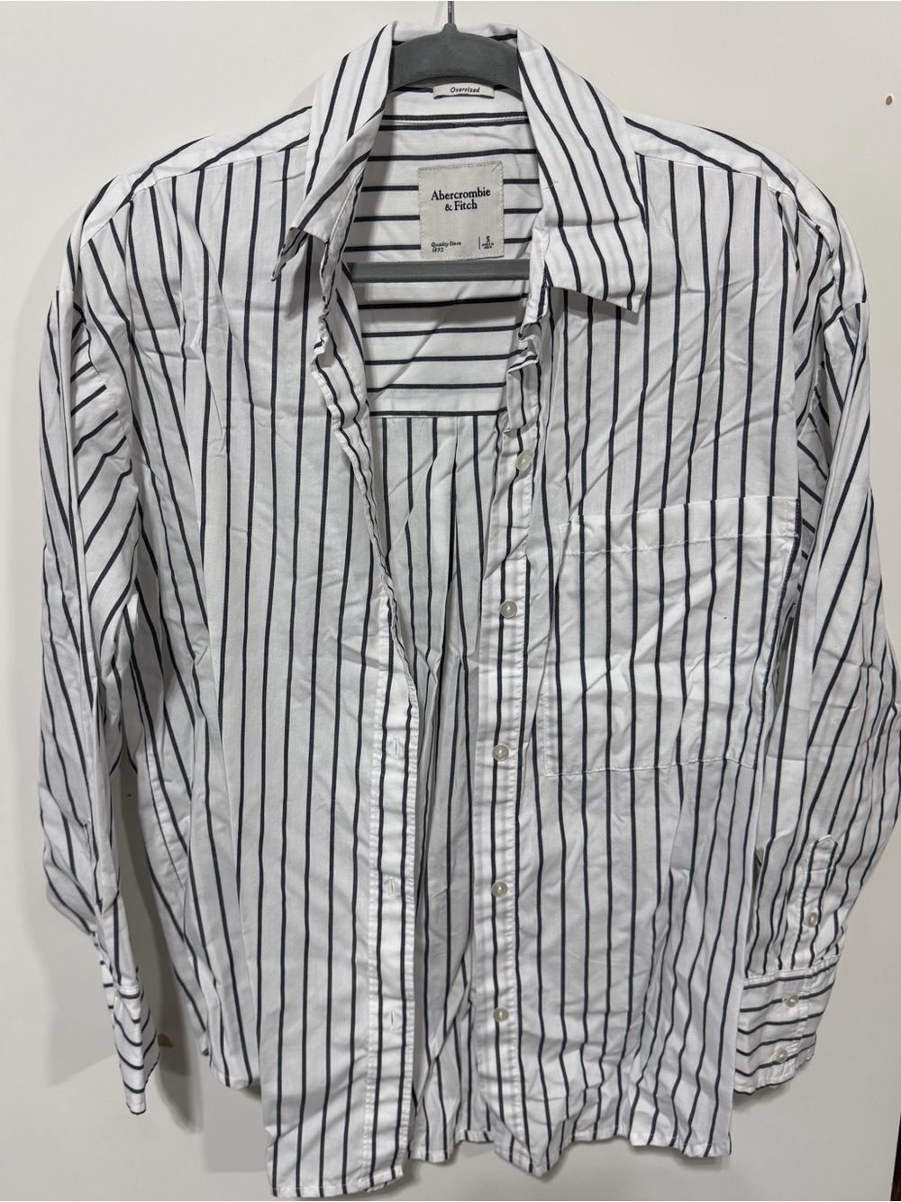 Abercrombie & Fitch Women’s White Vertical Stripe Button-Up Shirt